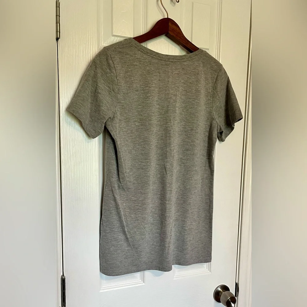 Nike Women’s‎ Gray and Red V Neck Oklahoma Sooners Tee